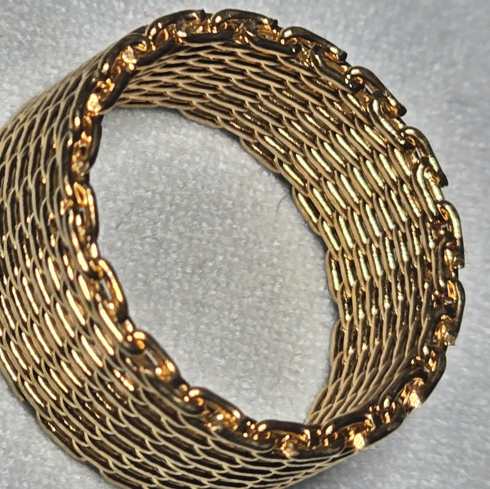 Chic Gold Woven Band Ring - Picture 3 of 5